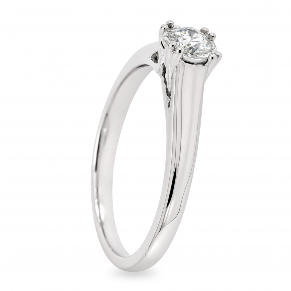 Gold ring with diamond