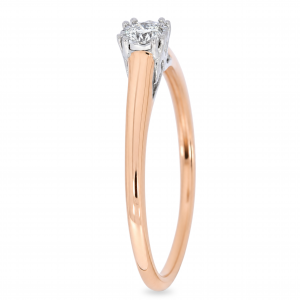 Gold ring with diamond