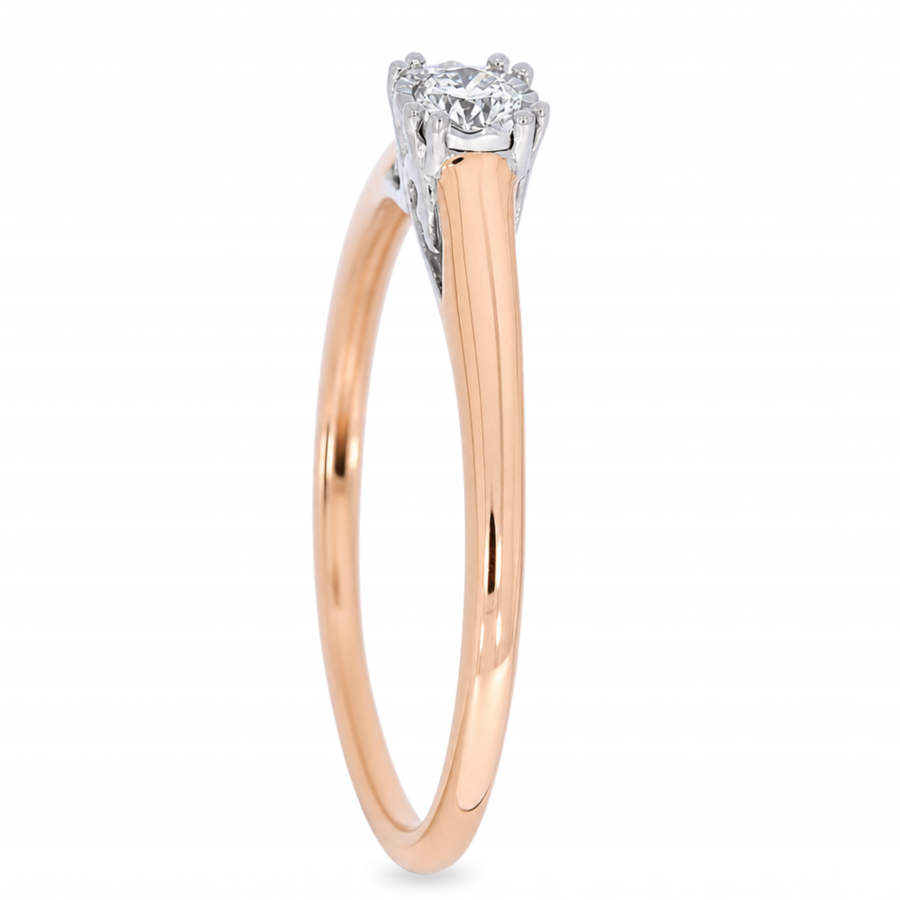 Gold ring with diamond
