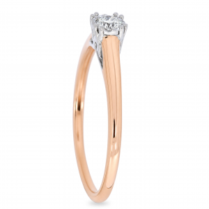 Gold ring with diamond