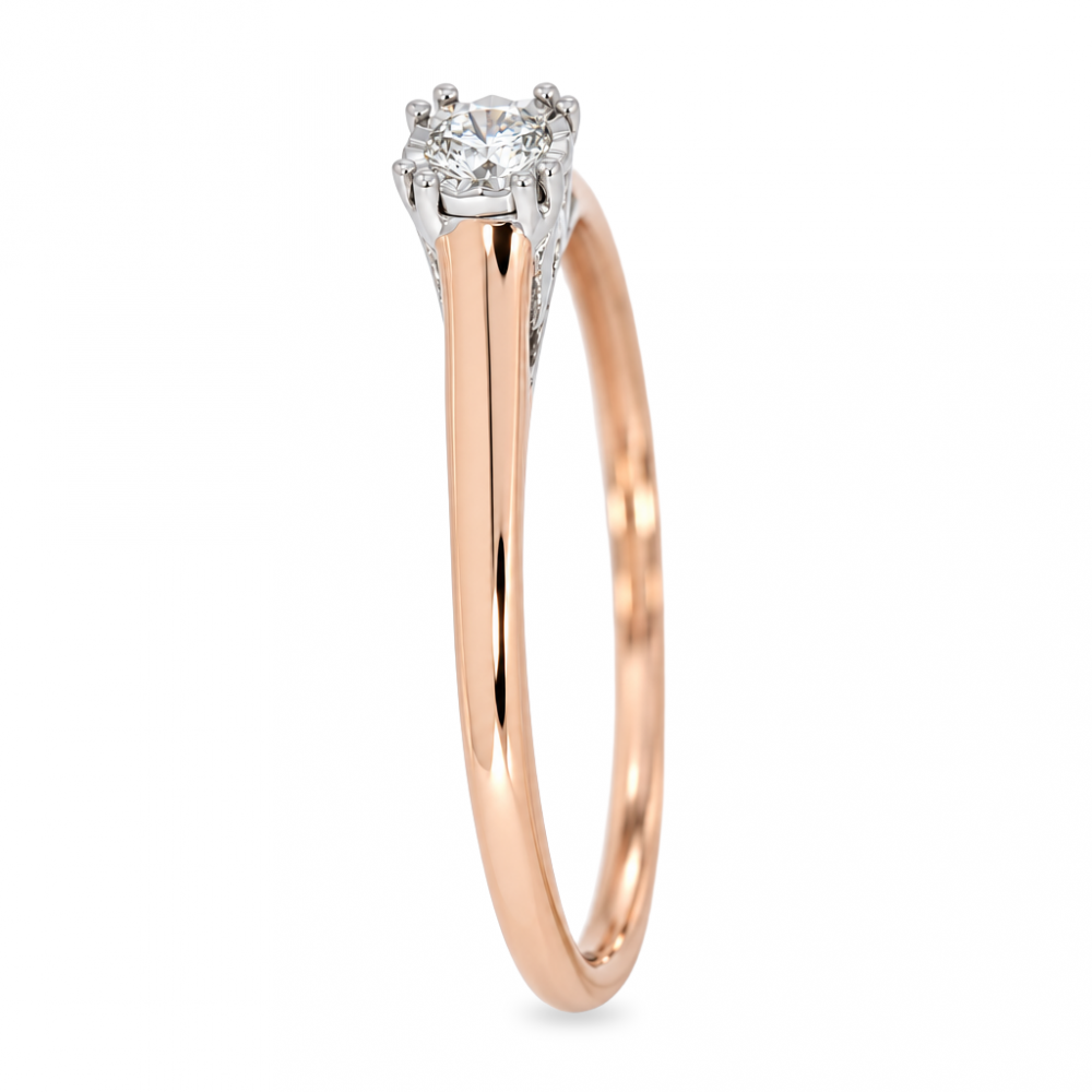Gold ring with diamond