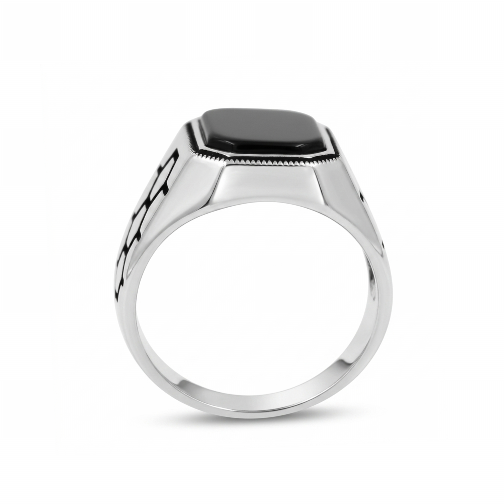 Men’s silver ring