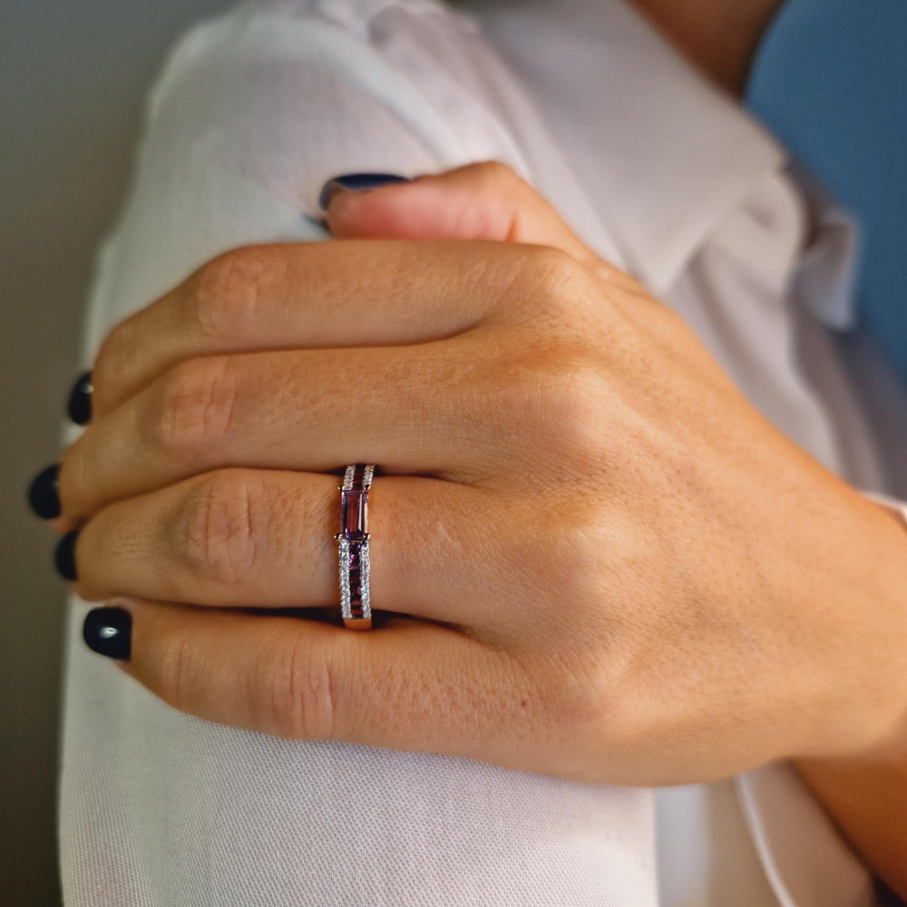 Gold ring with amethyst