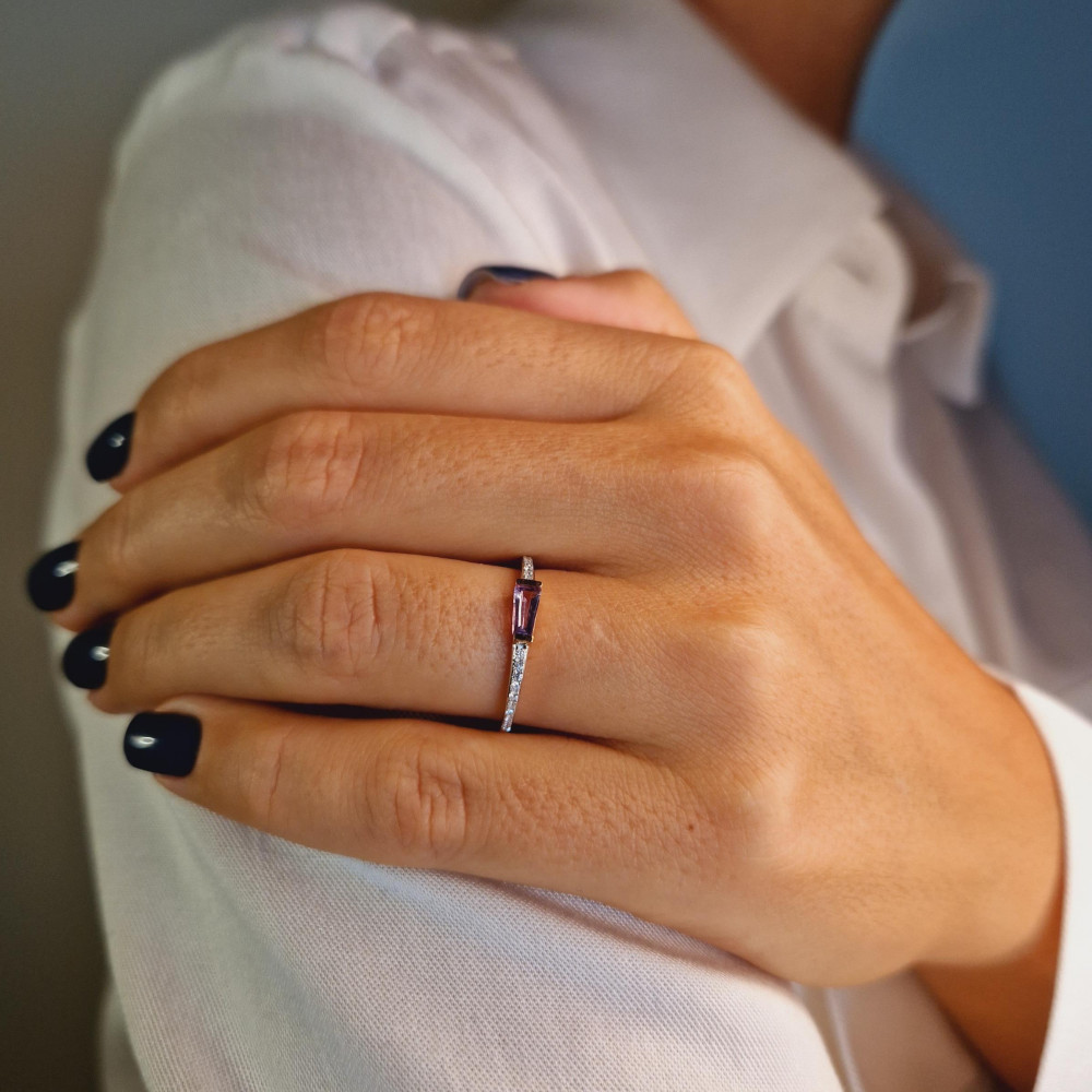 Gold ring with amethyst