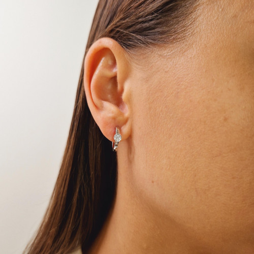 Gold earrings with diamonds