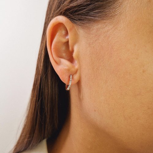 Gold earrings with diamonds