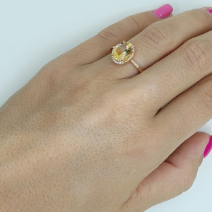 Golden ring with citrine