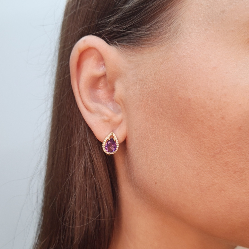 Gold earrings with amethyst