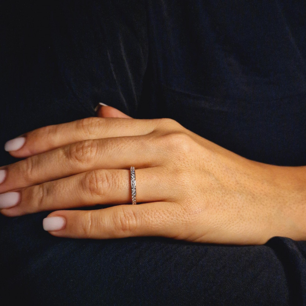 Gold ring with diamonds