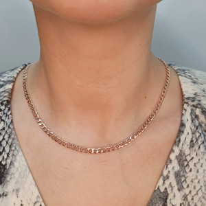 Kuldkaelakett elegantne kujundis 