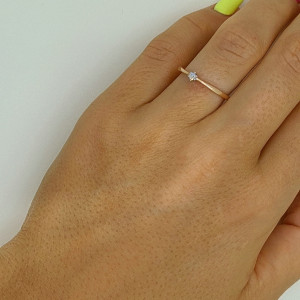 Gold ring with diamond