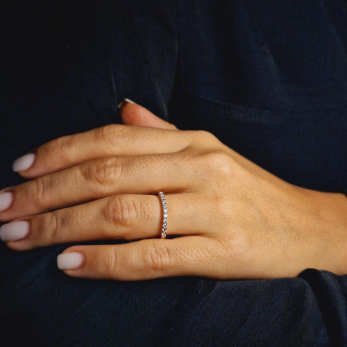 Gold ring with diamonds