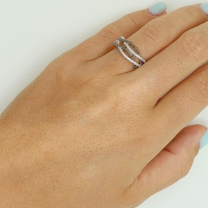 Золотое кольцо с черным бриллиантом