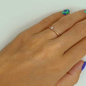 Gold ring with diamond