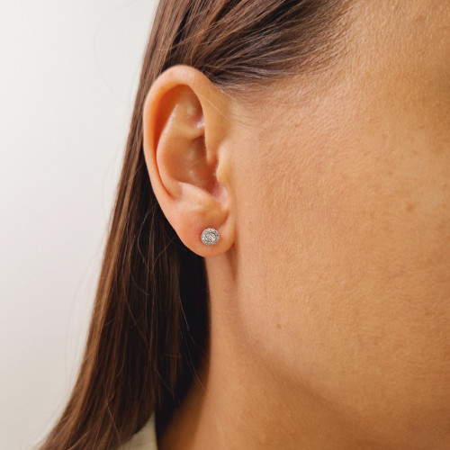 Gold earrings with diamonds