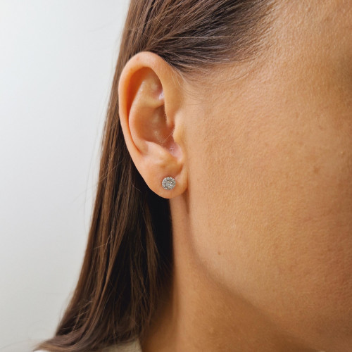 Gold earrings with diamonds