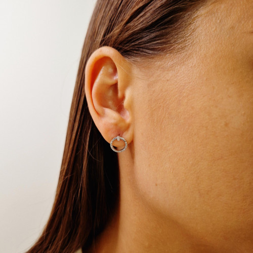 Gold earrings with diamonds