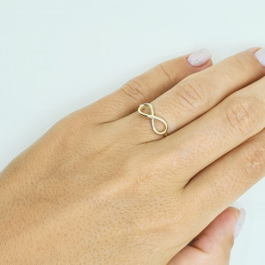 Gold ring 