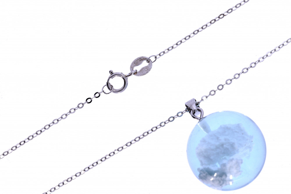 Silver chain with pendant