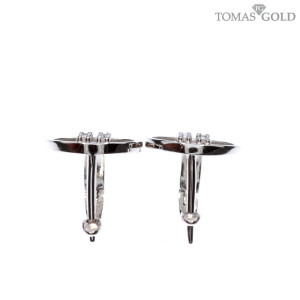 Silver earrings with zircon