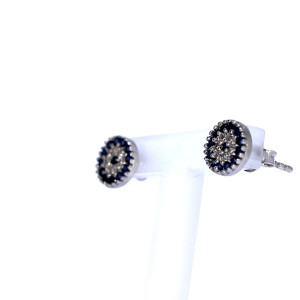 Silver earrings with zircon