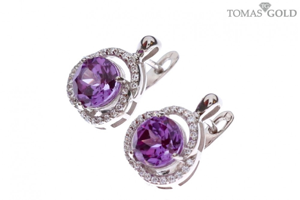 Sidabriniai auskarai su aleksandritu