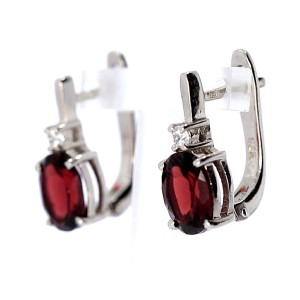 Sidabriniai auskarai su granatu