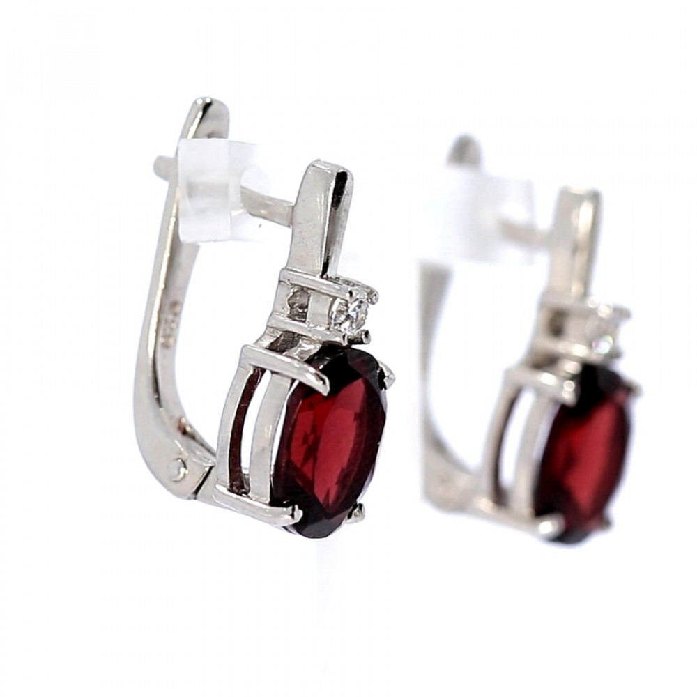 Sidabriniai auskarai su granatu