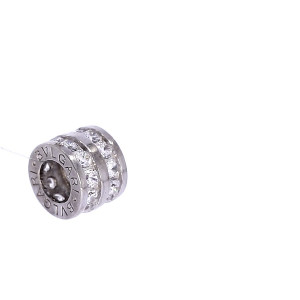 Silver pendant with zircon