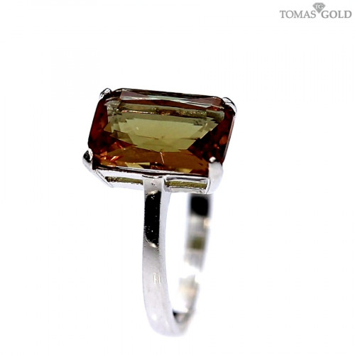 Серебряное кольцо с топазом