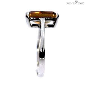 Silver ring with zultanite
