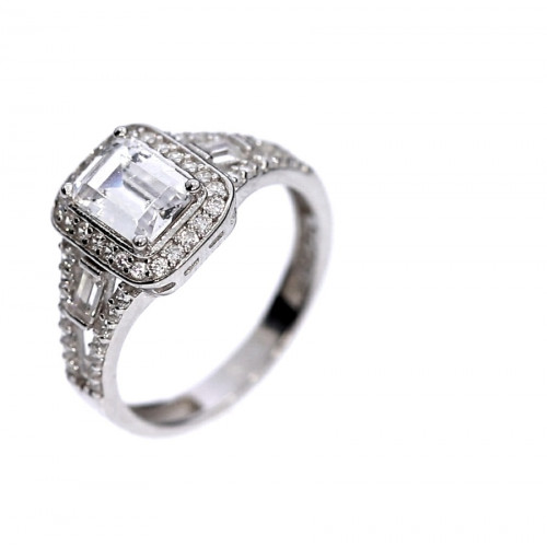 Серебряное кольцо с цирконом