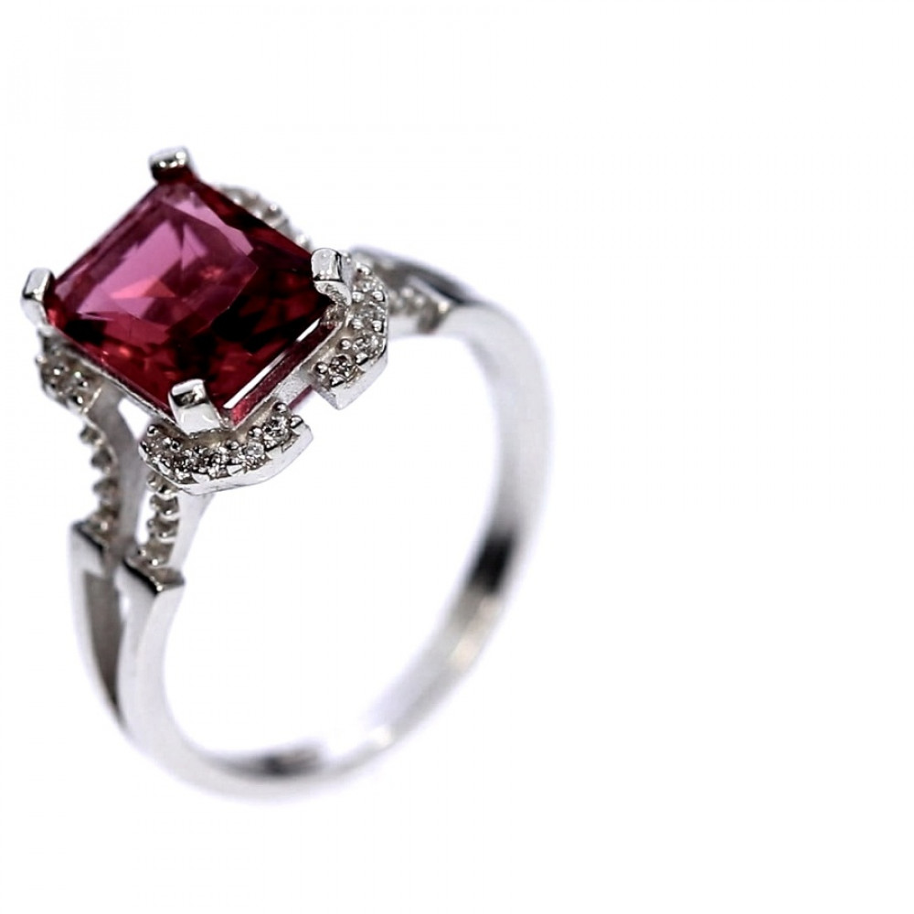 Серебряное кольцо с цирконом