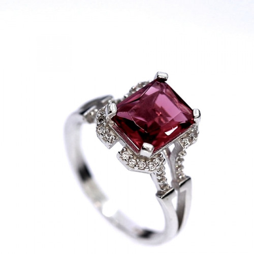 Серебряное кольцо с цирконом