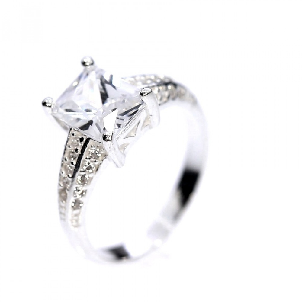 Sidabrinis žiedas su cirkoniu