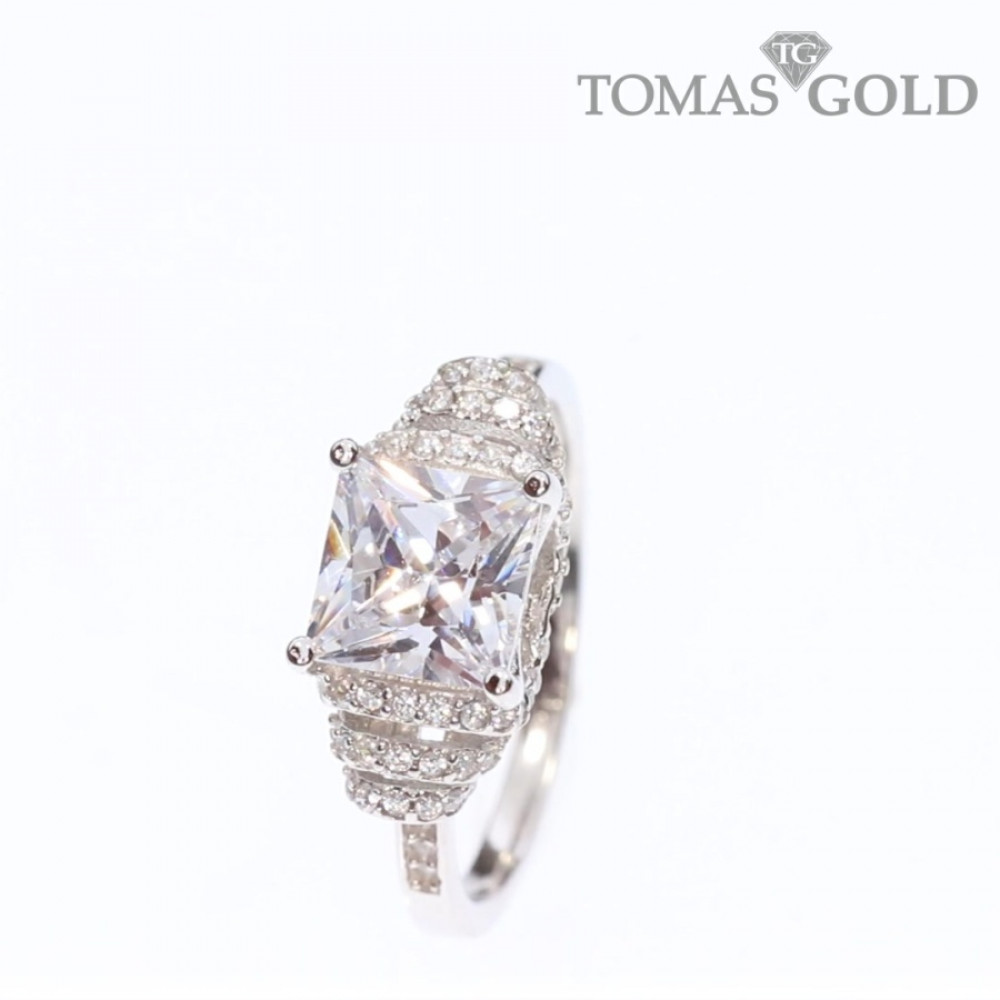 Серебряное кольцо с цирконом