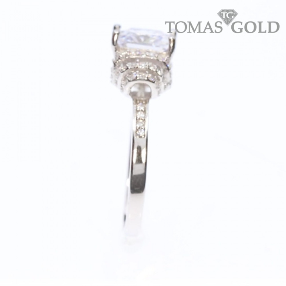 Серебряное кольцо с цирконом