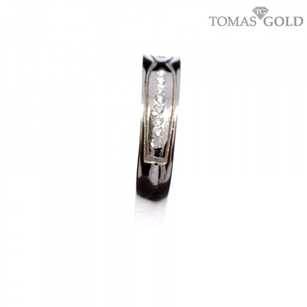 Silver ring with zircon