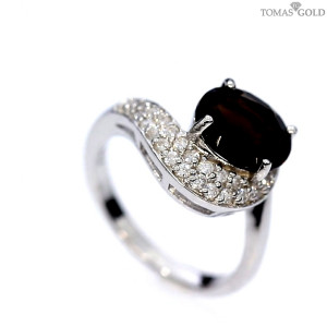 Серебряное кольцо с кварцем