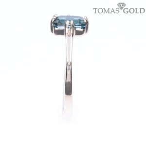 Sidabrinis žiedas su Londono topazu