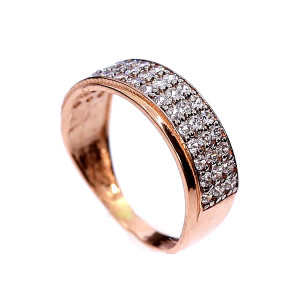 Golden ring with zircon