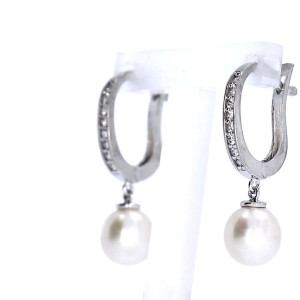 Золотые серьги с культивированным жемчугом