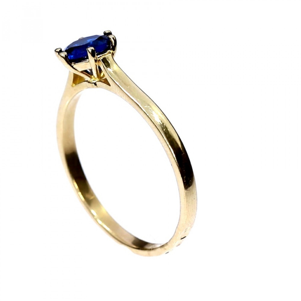 Золотое кольцо с цирконом