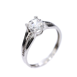 Auksinis žiedas su cirkoniu