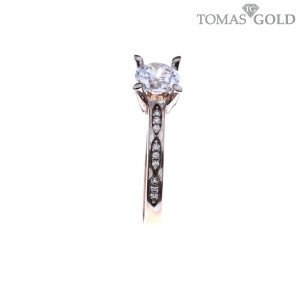 Золотое кольцо с цирконом