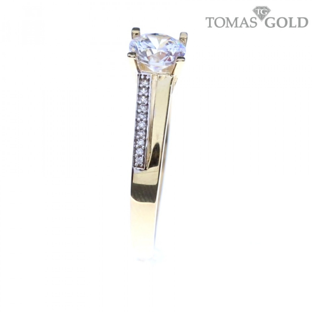 Gold ring with zircon