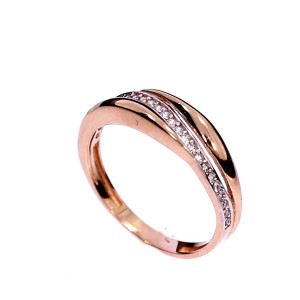 Gold ring with zircon