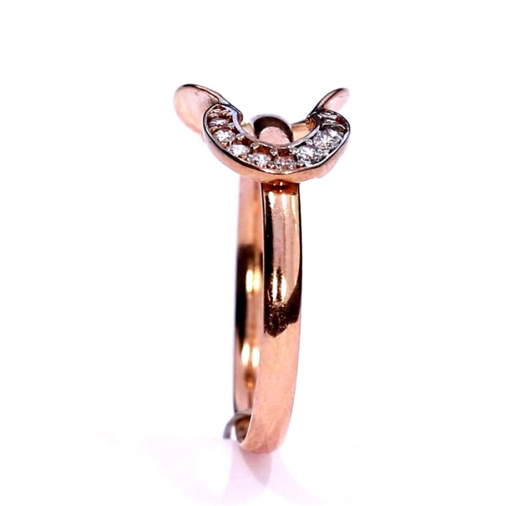 Gold ring with zircon