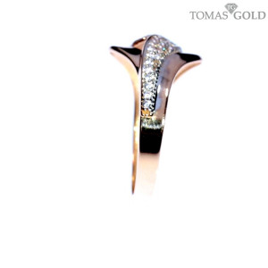 Kuldnesõrmus tsirkoonidega