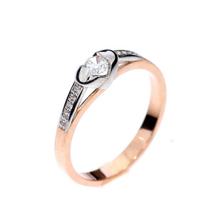 Golden ring with zircon